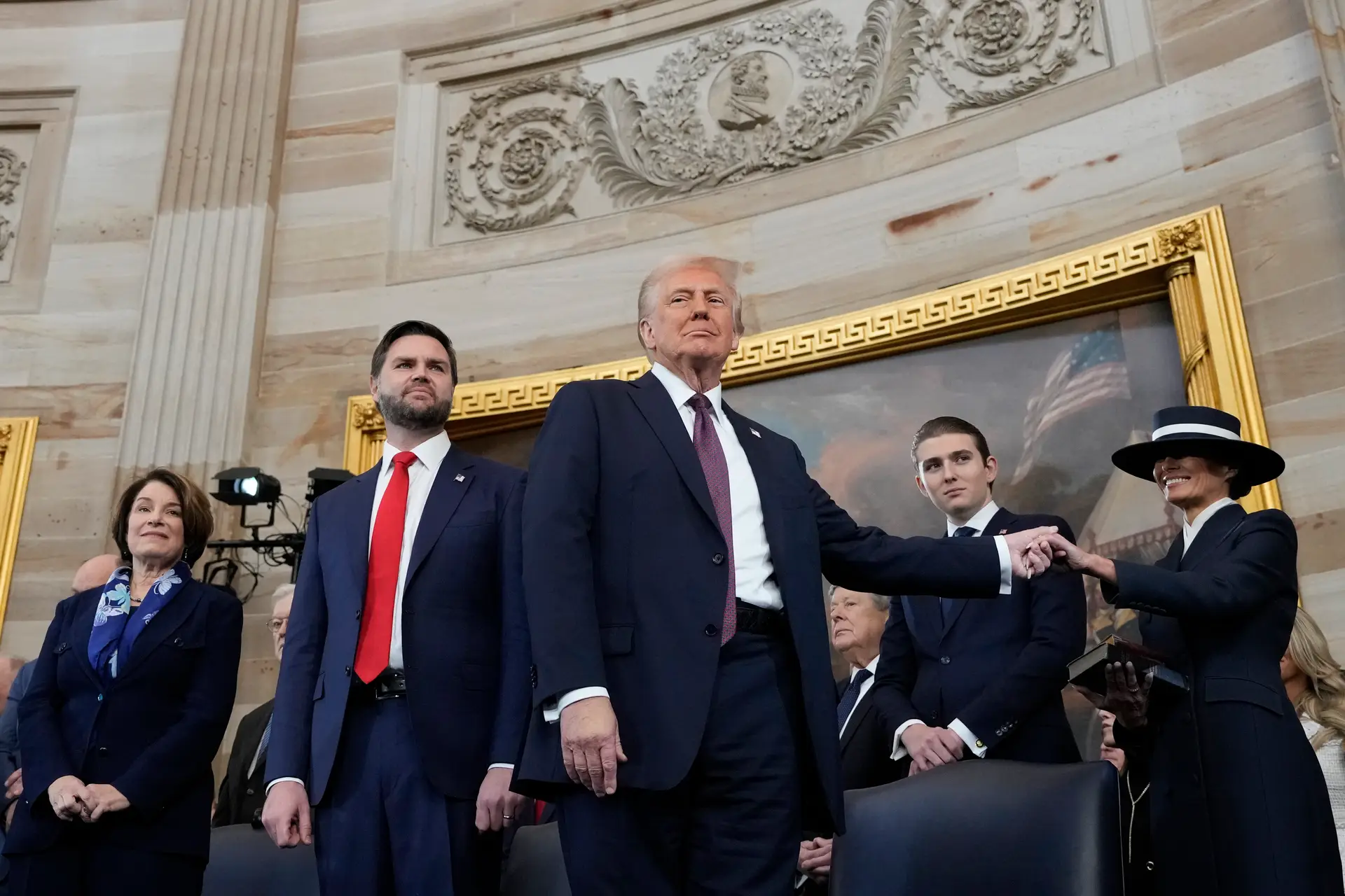Ucrânia: Trump dá como "prováveis" novas sanções à Rússia caso falhem negociações sobre guerra