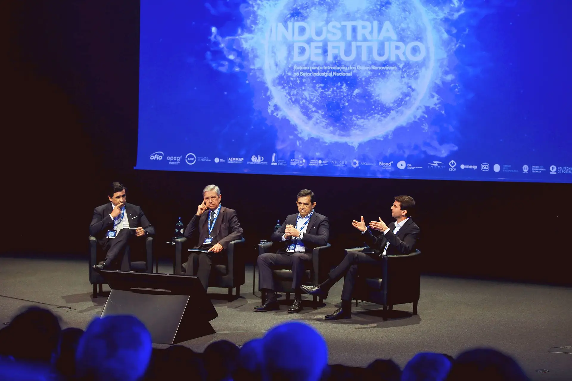 O painel que contou com Miguel Faria (Floene); Jaime Braga (CIP); Vítor Coelho (Hychem) e Cristiano Amaro (Capwatt) (da esq. para a dir.)
