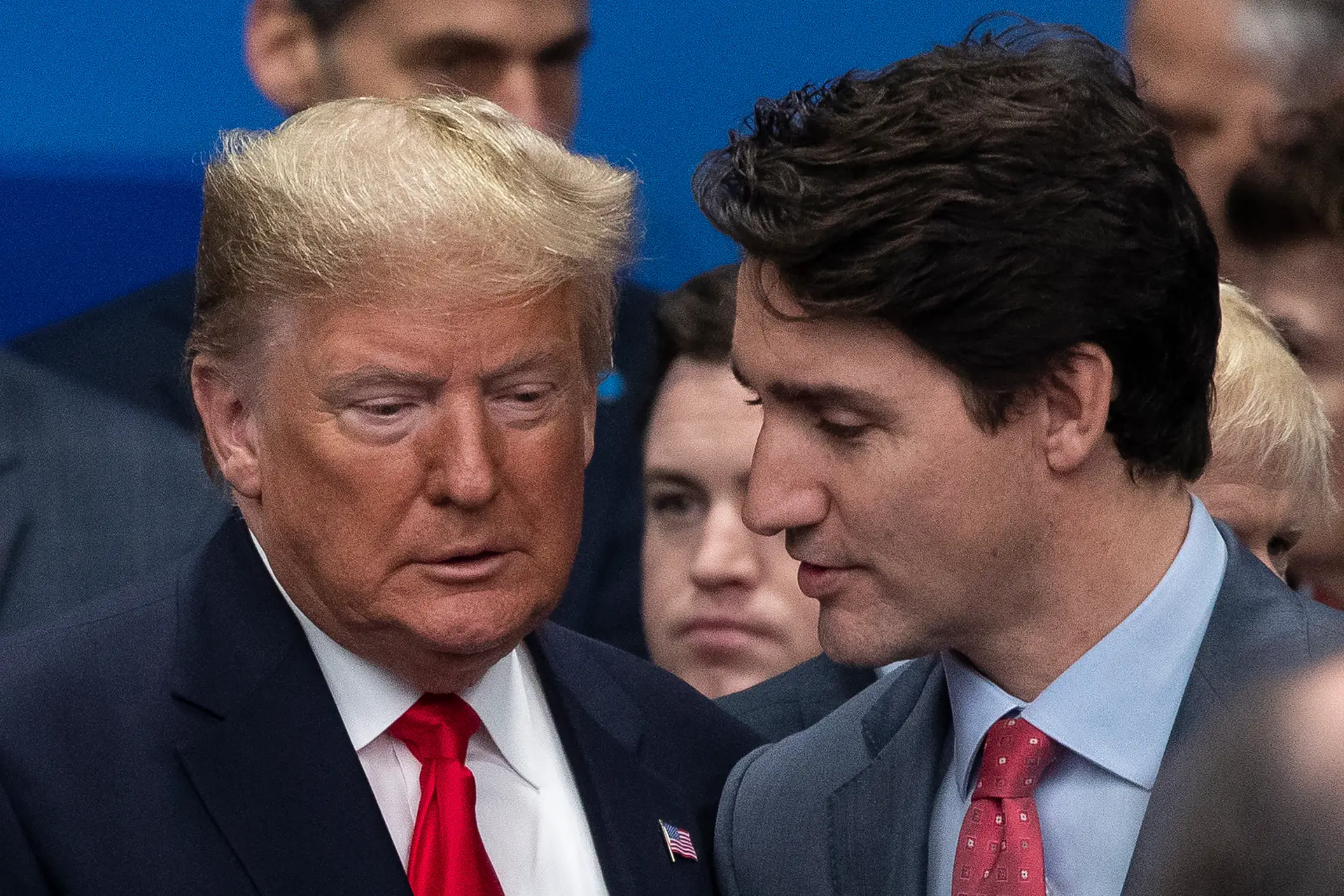 “Sempre considerei os EUA um país aliado, sinto uma verdadeira facada nas costas. Canalha!”: canadianos revoltados contra tarifas de Trump