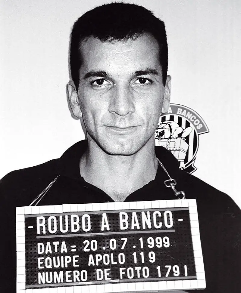 Marcos Willians Herbas Camacho entrou para o mundo do crime na infância, recebeu a alcunha de Marcola por cheirar cola, roubou bancos e é apontado como o chefe do PCC
