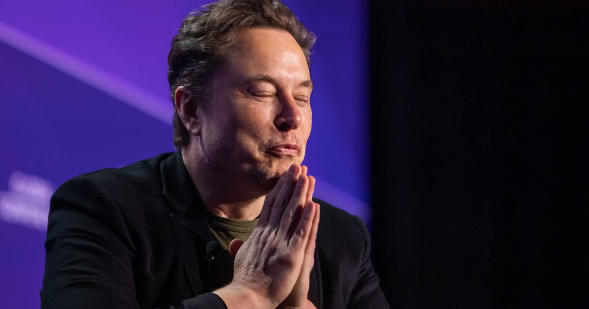 Elon Musk rodeia-se de jovens engenheiros para controlar as infraestruturas do governo federal