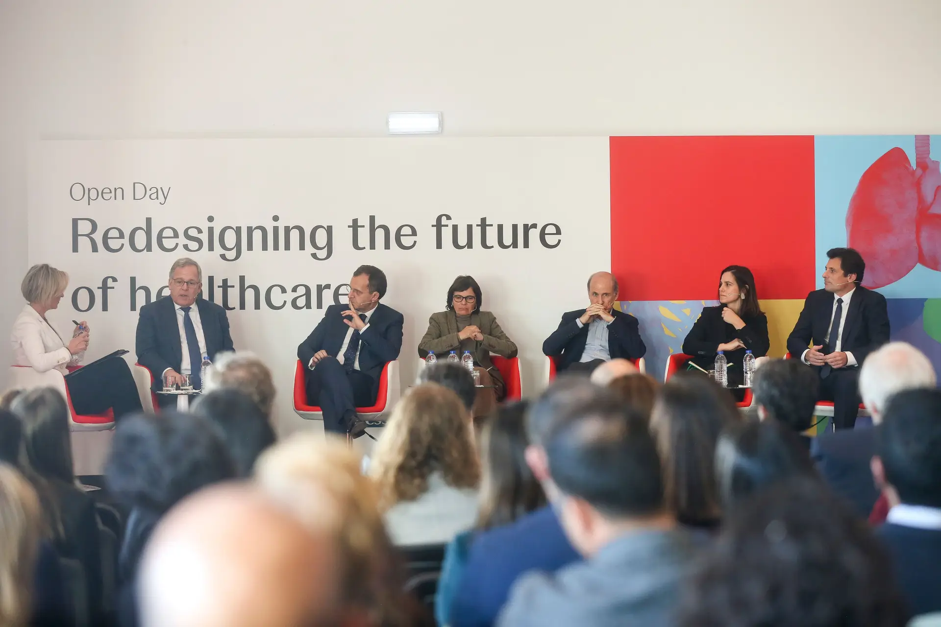 João Gamelas, José Guilherme Tralhão, Ana Bastos Sampaio, Pedro Adragão, Catarina Baptista e Ricardo Mestre participaram na conversa, que foi conduzida por Marta Atalaya (à esq.)