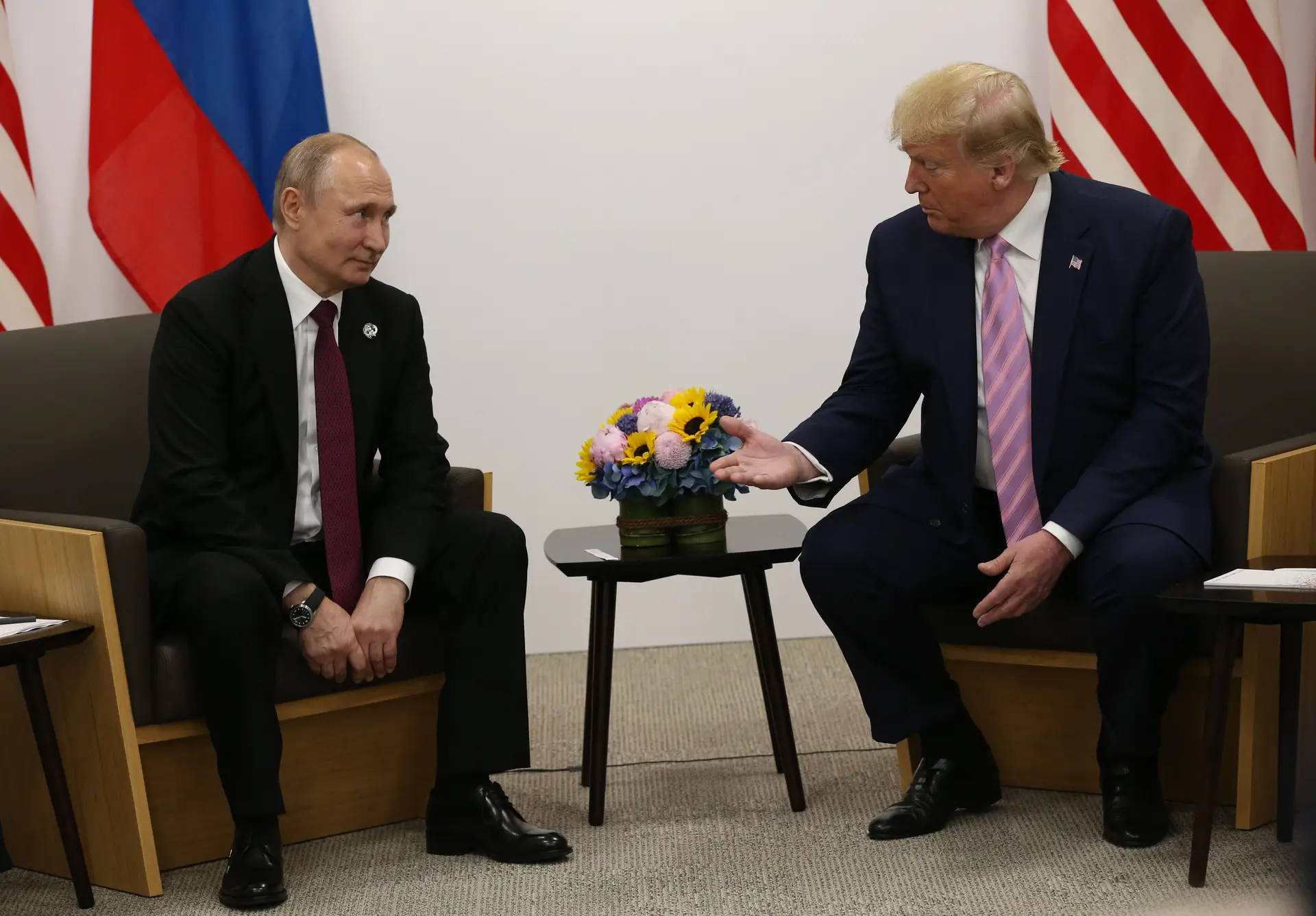 Vladimir Putin e Donald Trump na conferência do G20 de 2019 em Osaka
