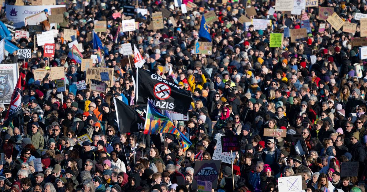 Mais de 200 mil pessoas manifestam-se em Munique contra extrema-direita na Alemanha