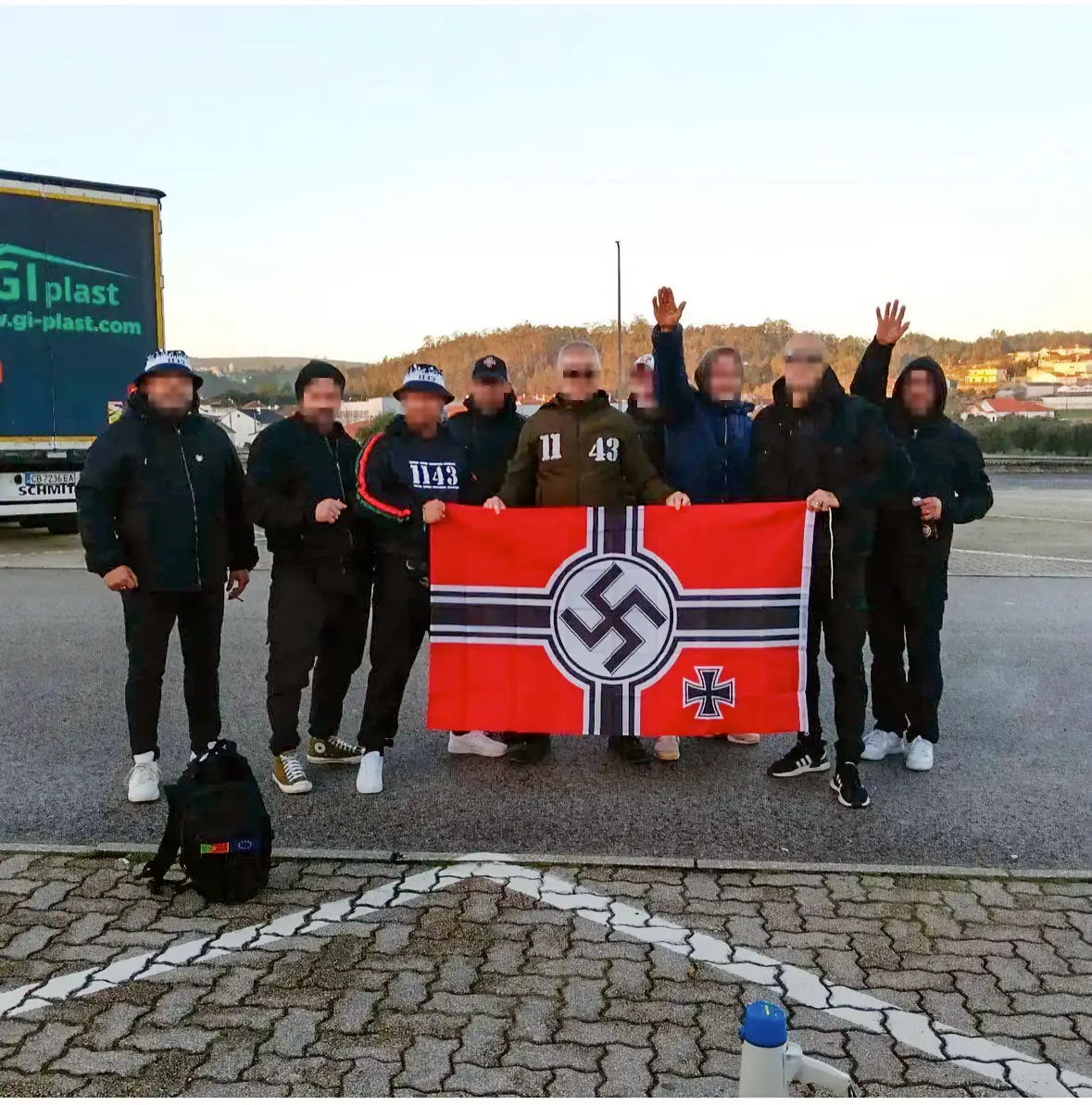 Grupo 1143 exibe bandeira nazi; e já há queixa-crime no Ministério Público