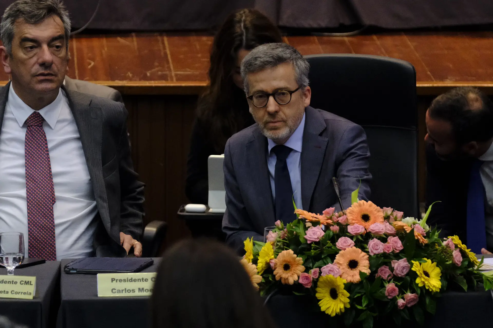 Carlos Moedas e Anacoreta Correia na Assembleia Municipal de Lisboa