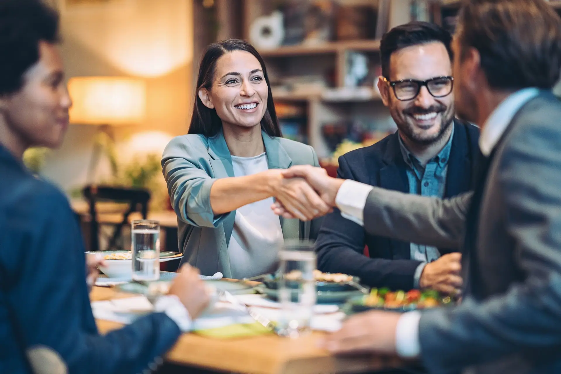 Como tirar partido de um almoço de trabalho com o chefe: quatro regras de ouro
