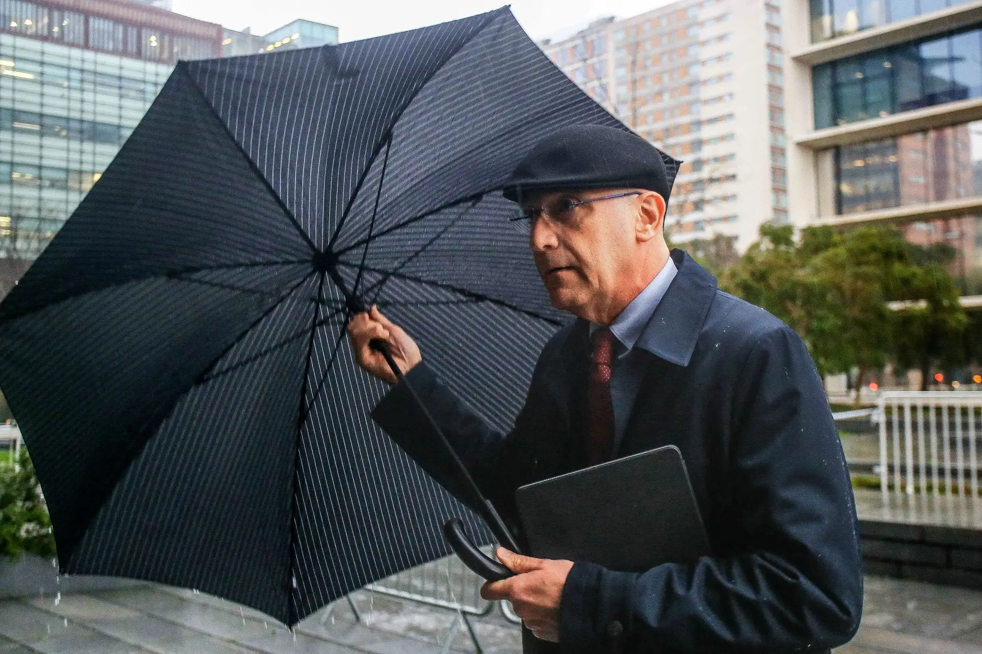 Passos Coelho vai a tribunal falar do BES e acaba por colocar-se fora das eleições Presidenciais