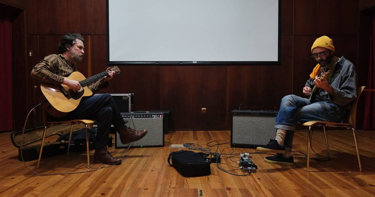 Como homenagear Carlos Paredes sem tocar Paredes? “Criando música nova”, dizem-nos Ben Chasny e Norberto Lobo