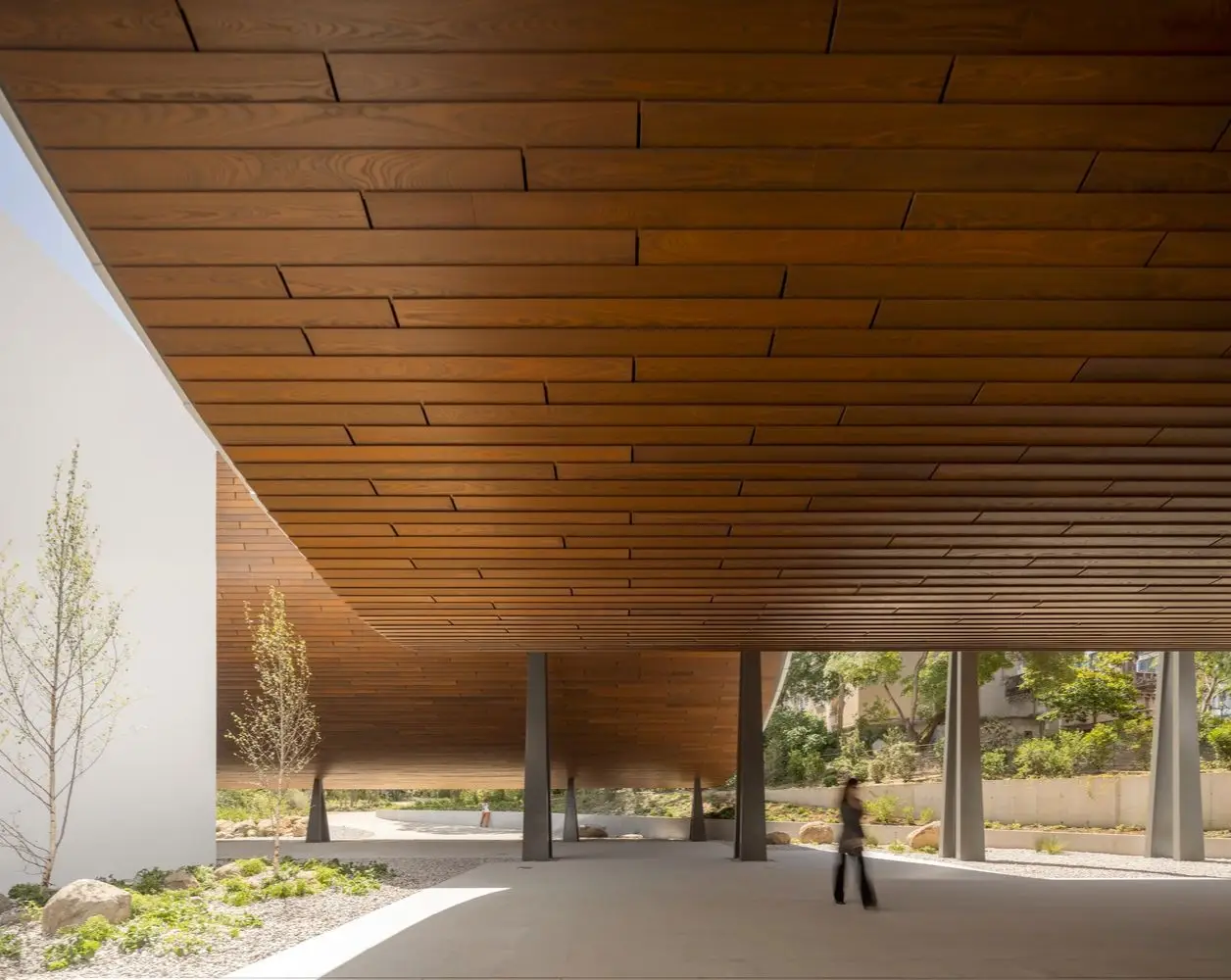 O renovado Centro de Arte Moderna da Gulbenkian foi o primeiro projeto concluído do japonês Kengo Kuma em Portugal