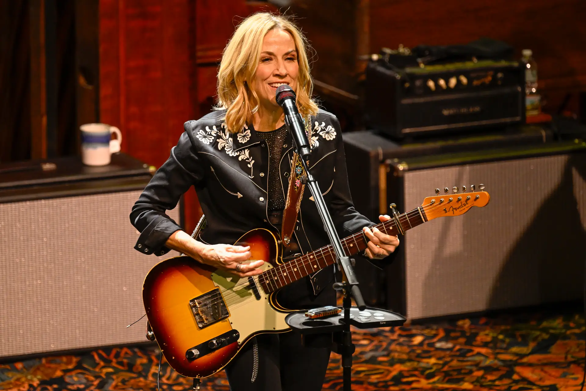 “Há momentos em que temos de decidir de que lado estamos”: Sheryl Crow vendeu o seu Tesla