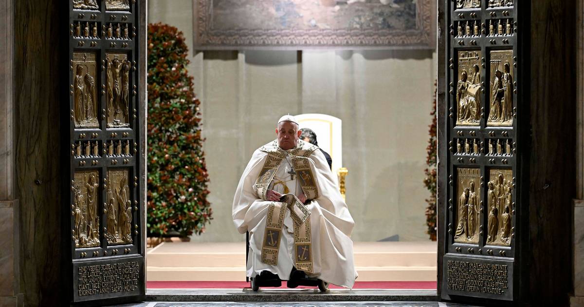 Vaticano indica que Papa dormiu bem durante a noite