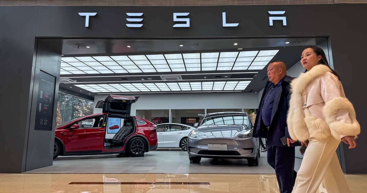 China ameaça licenças da Tesla