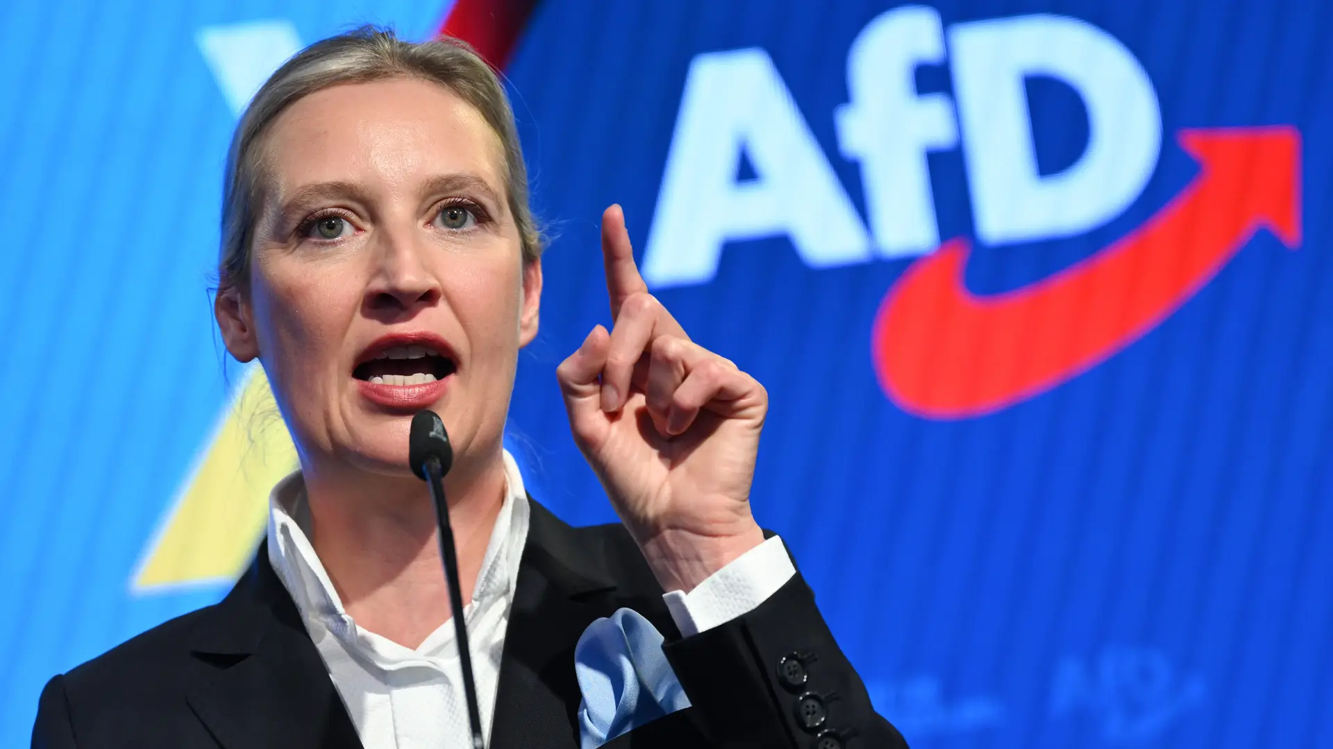 Eleições na Alemanha: quem é Alice Weidel, “o lobo em pele de cordeiro” que pôs a extrema-direita no segundo lugar