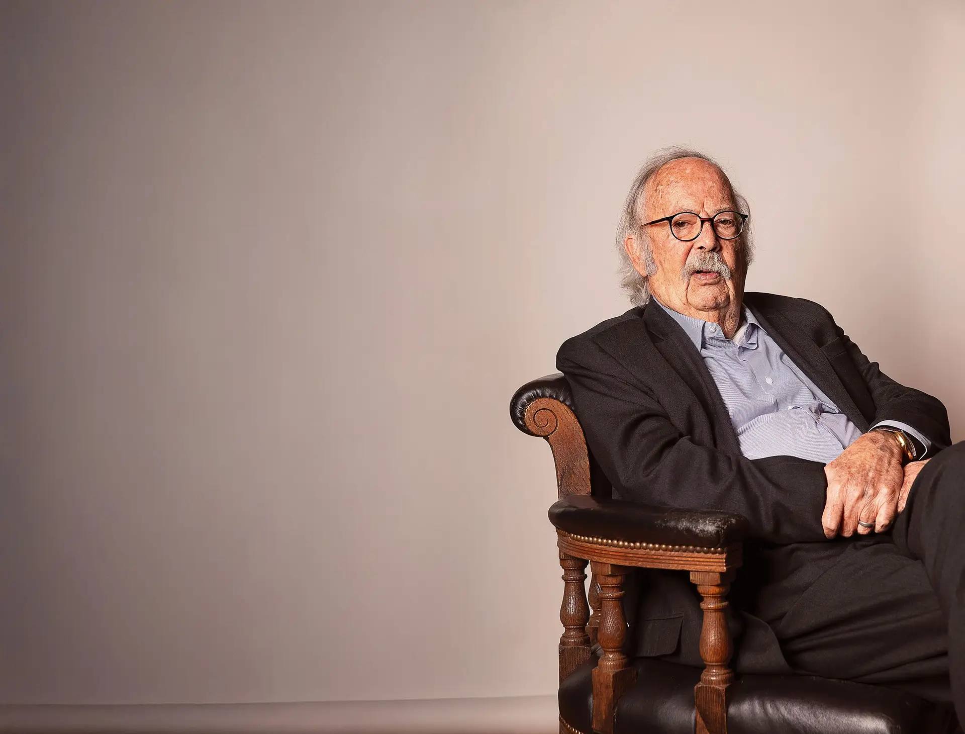 “Em Macau eu tinha problemas na execução do orçamento, havia dinheiro a mais”: entrevista de vida a Carlos Monjardino