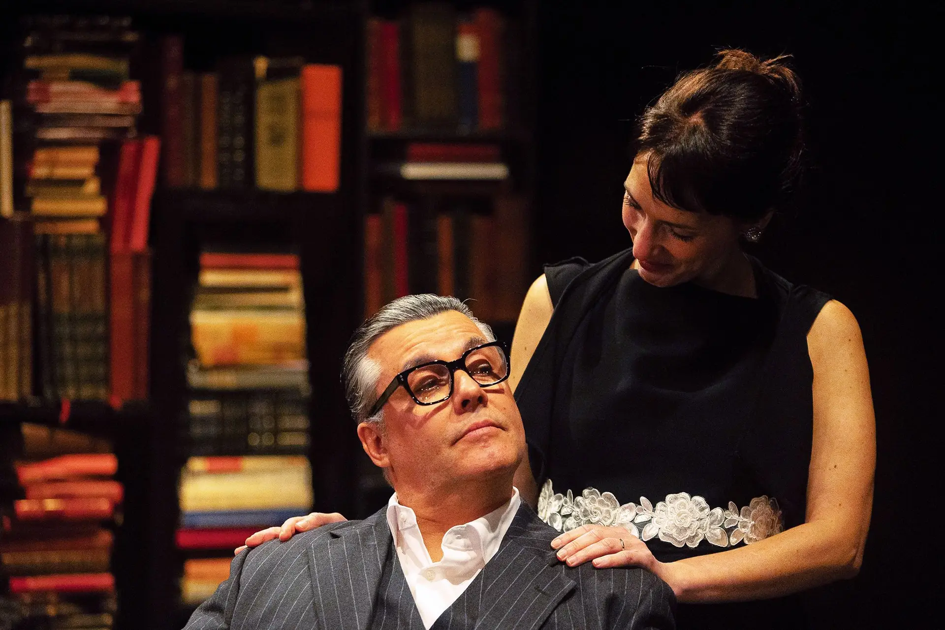 “Um País que É a Noite”, de Tatiana Salem Levy e Flávia Lins e Silva