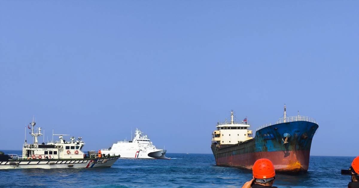 China deslocou mais de 100 navios em águas regionais, diz Taiwan