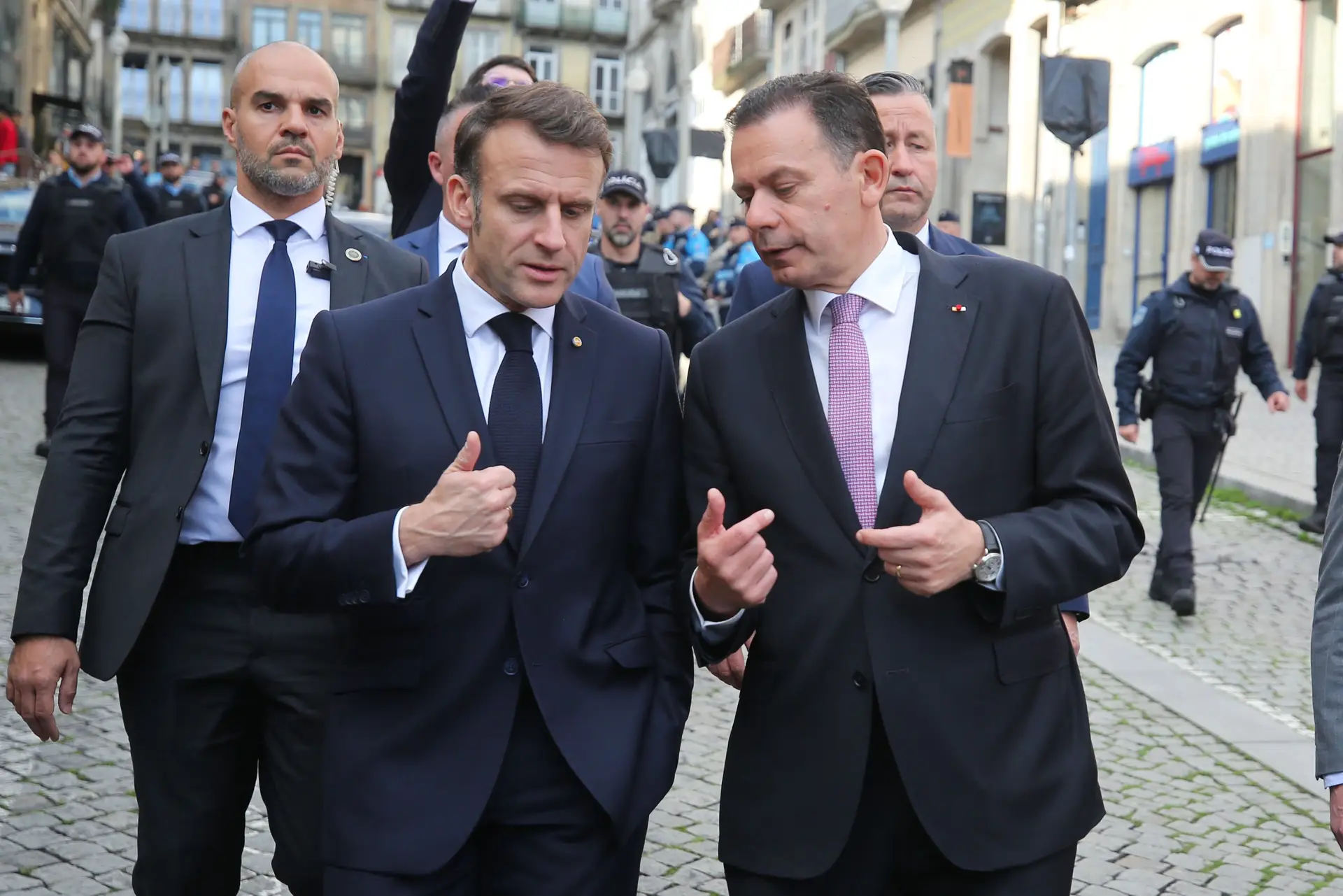 Macron defende “forma inovadora de casamento” entre Air France e TAP, mas não explica como
