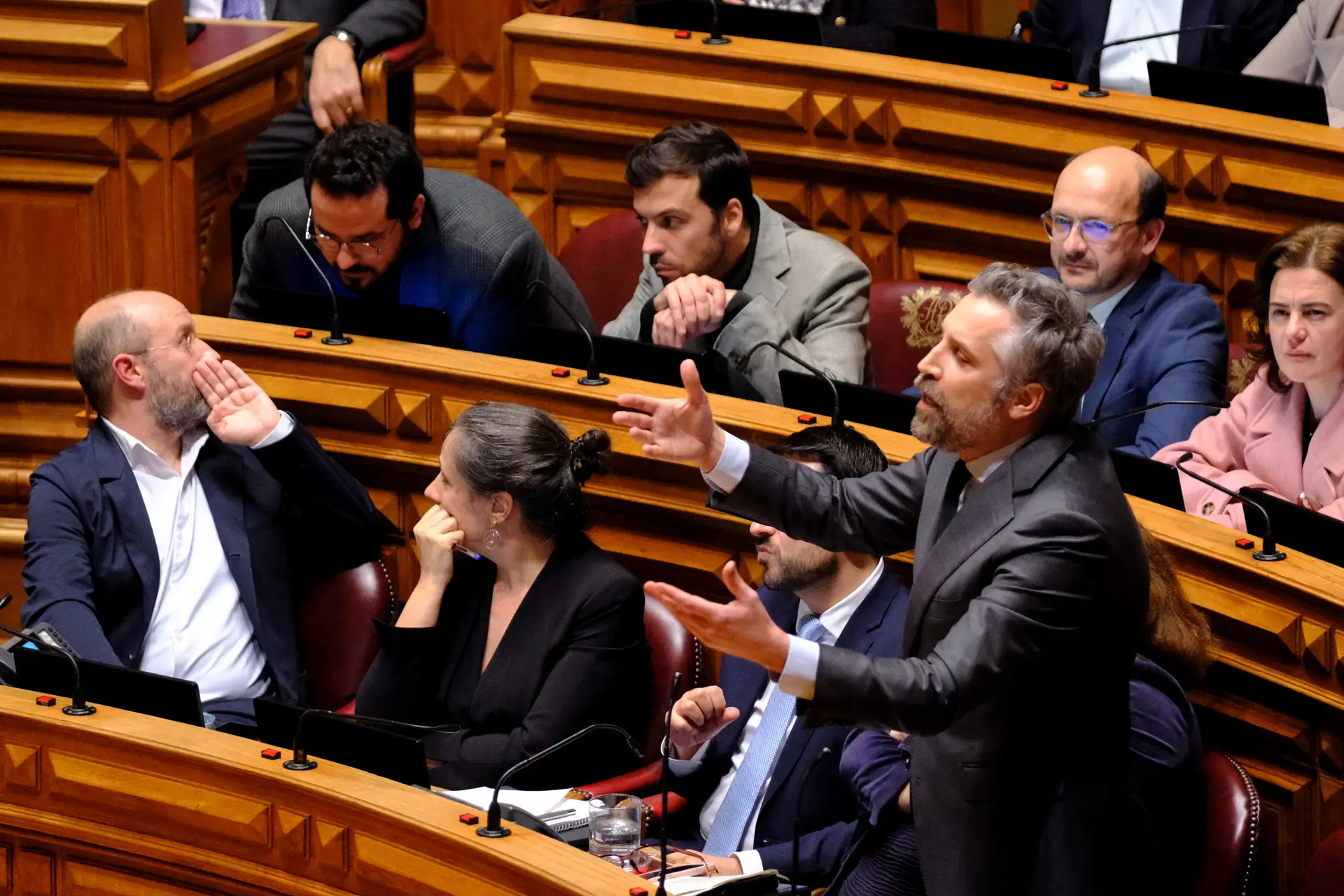 Partidos avisam que polémica da empresa familiar de Montenegro será "assunto de campanha"