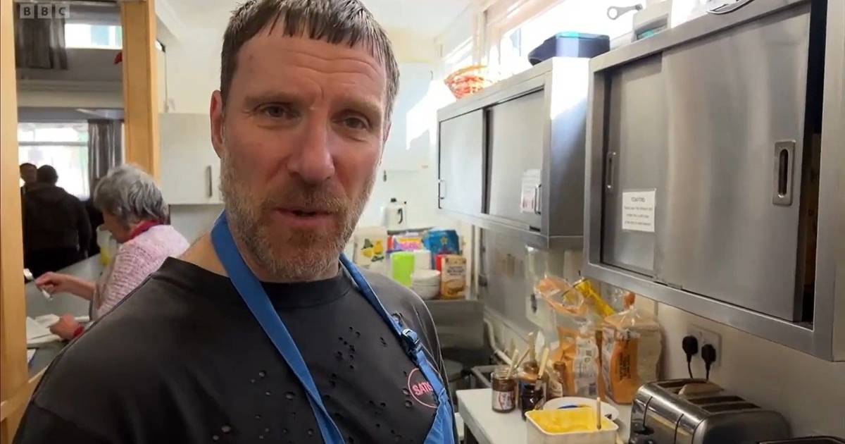 Vocalista dos Sleaford Mods faz voluntariado há dois anos num centro de acolhimento para sem-abrigo