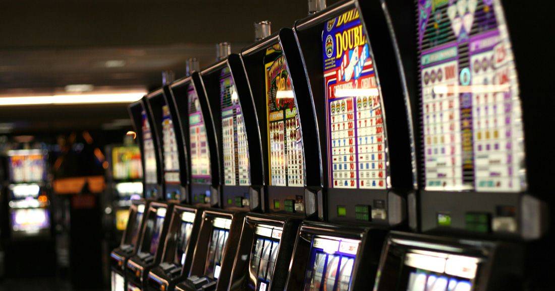 Inimigo Público: Comissão de inquérito a Montenegro vai sortear testemunhas em slot machines