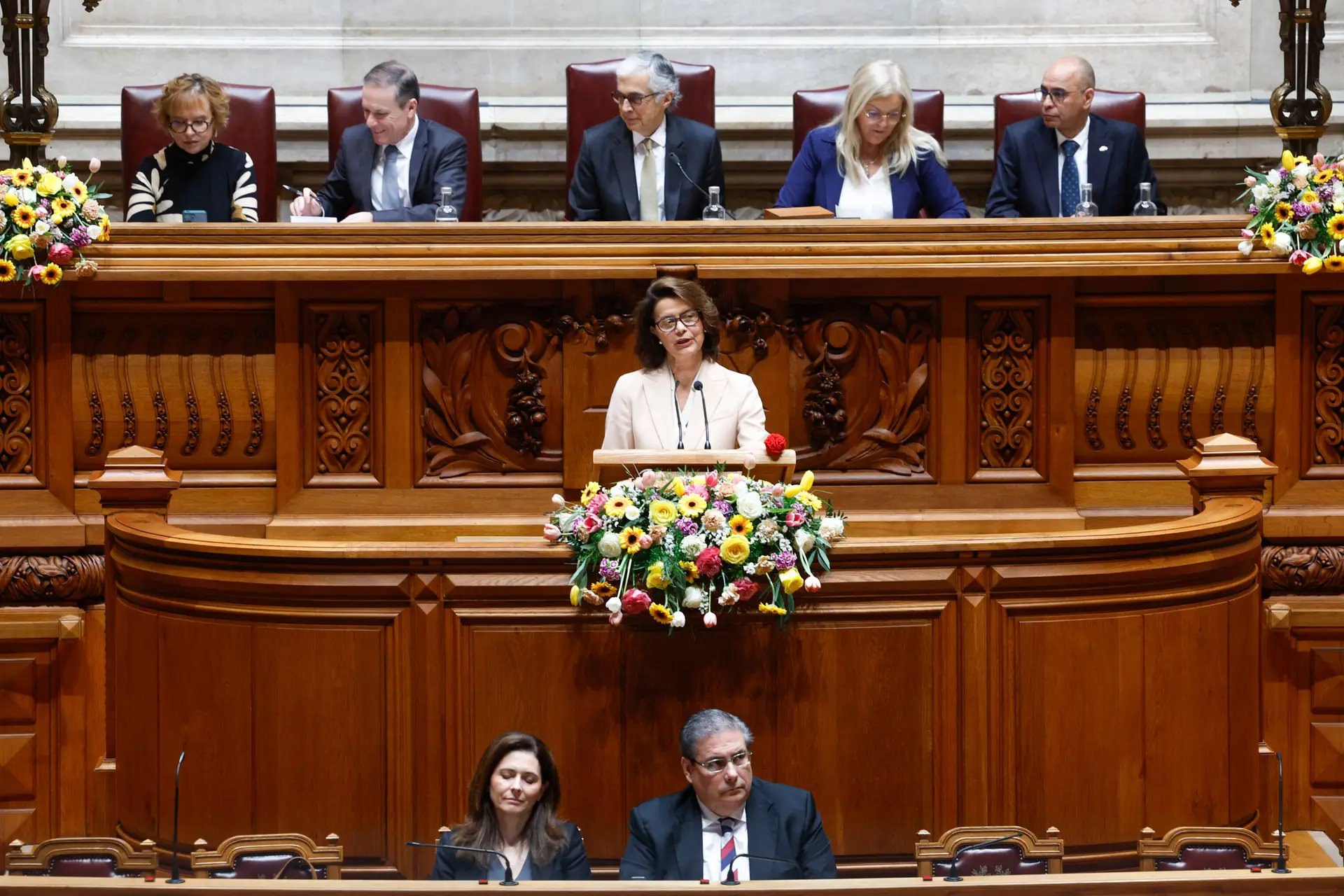 Parlamento celebrou voto das mulheres, em "solenidade menor": "O percurso tem sido demasiado longo e lento"