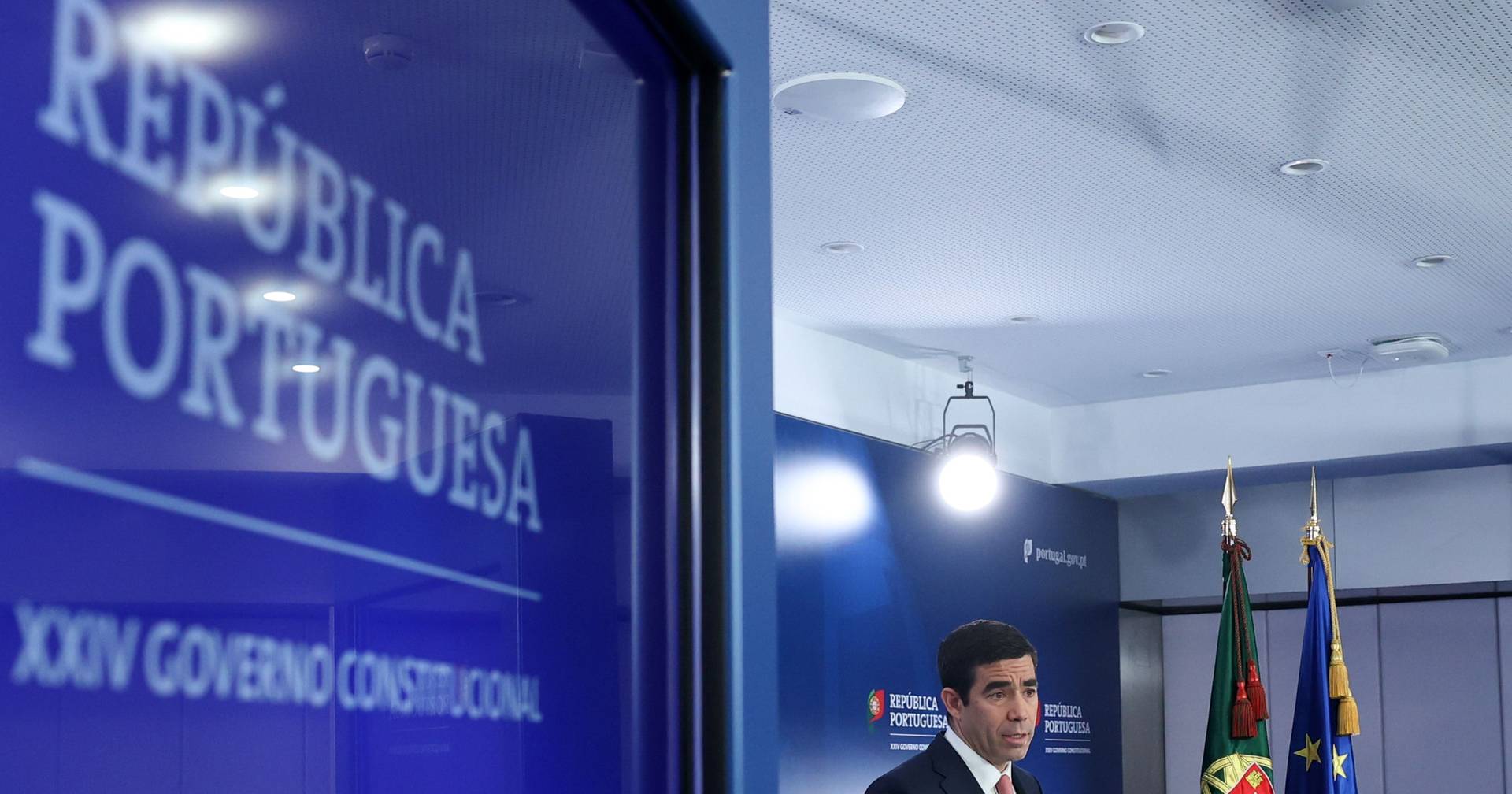 Governo aprova novas medidas em meio à incerteza política