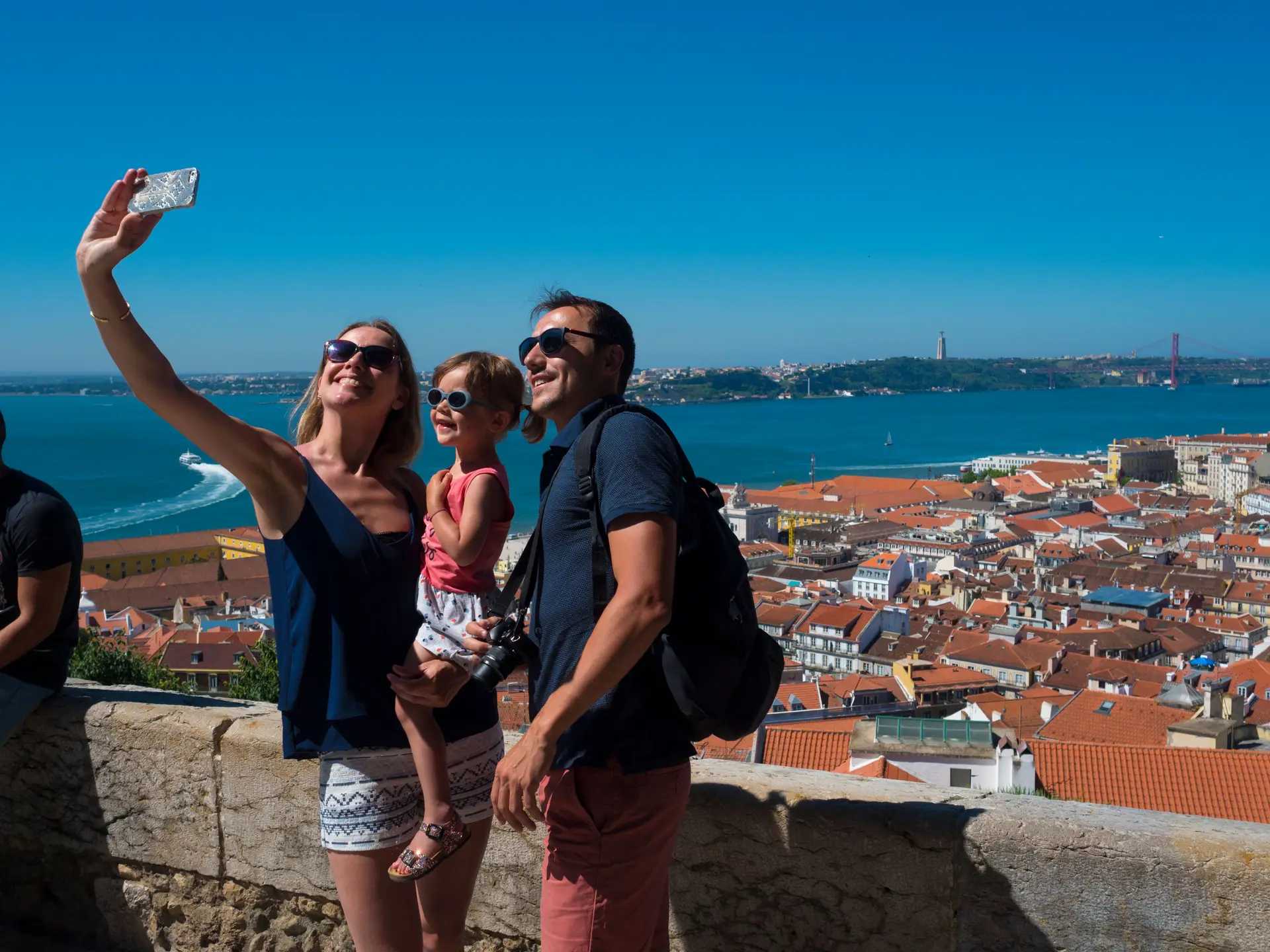Turismo antecipa novos recordes este ano, mas o crescimento pode ser mais moderado, sobretudo pelas limitações do aeroporto de Lisboa