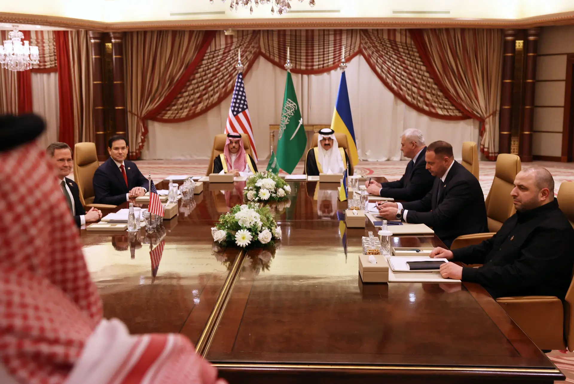 Encontro entre as equipas diplomáticas ucranianas e norte-americanas