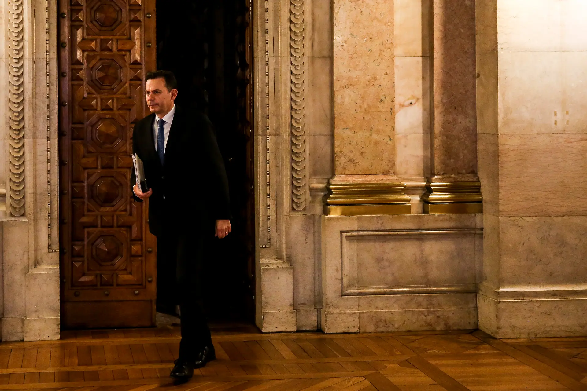 Moção Confiança apresentada pelo governo. Luis Montenegro.