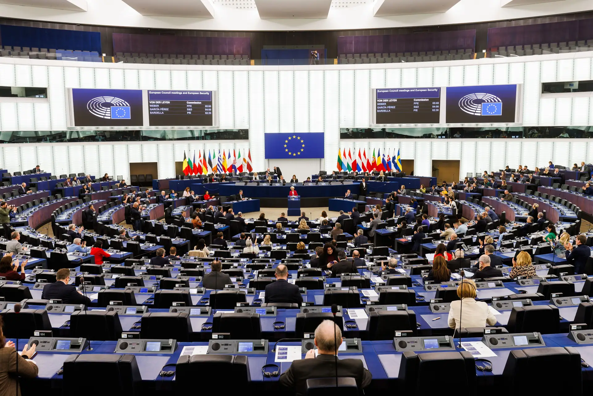 Juiz selou gabinetes no Parlamento Europeu na megaoperação belga sobre suspeitas de corrupção