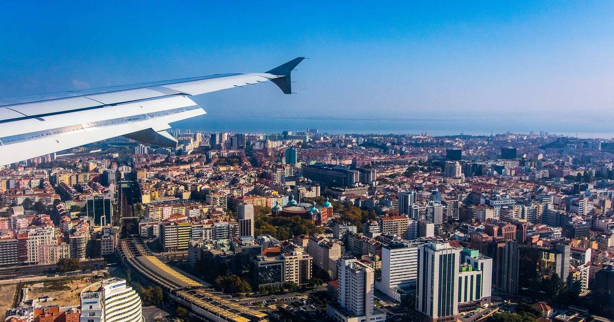 Programa “Menos Ruído” não retira à ANA obrigações na insonorização de edifícios que sofrem com o barulho dos aviões em Lisboa