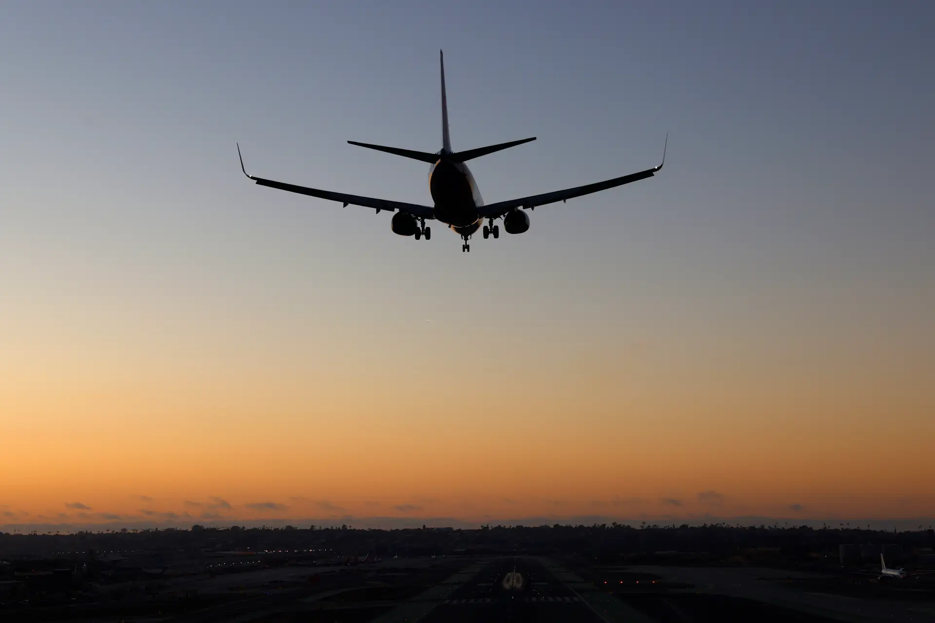 Aviões Boeing recusados por companhias aéreas chinesas iniciam voos de regresso aos EUA