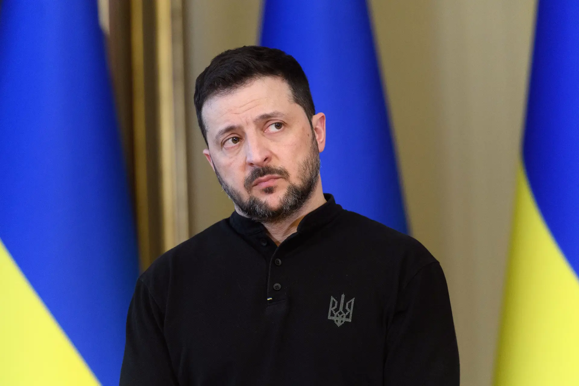 Delegação ucraniana estará em Londres na quarta-feira para alcançar um "cessar-fogo incondicional", anuncia Zelensky