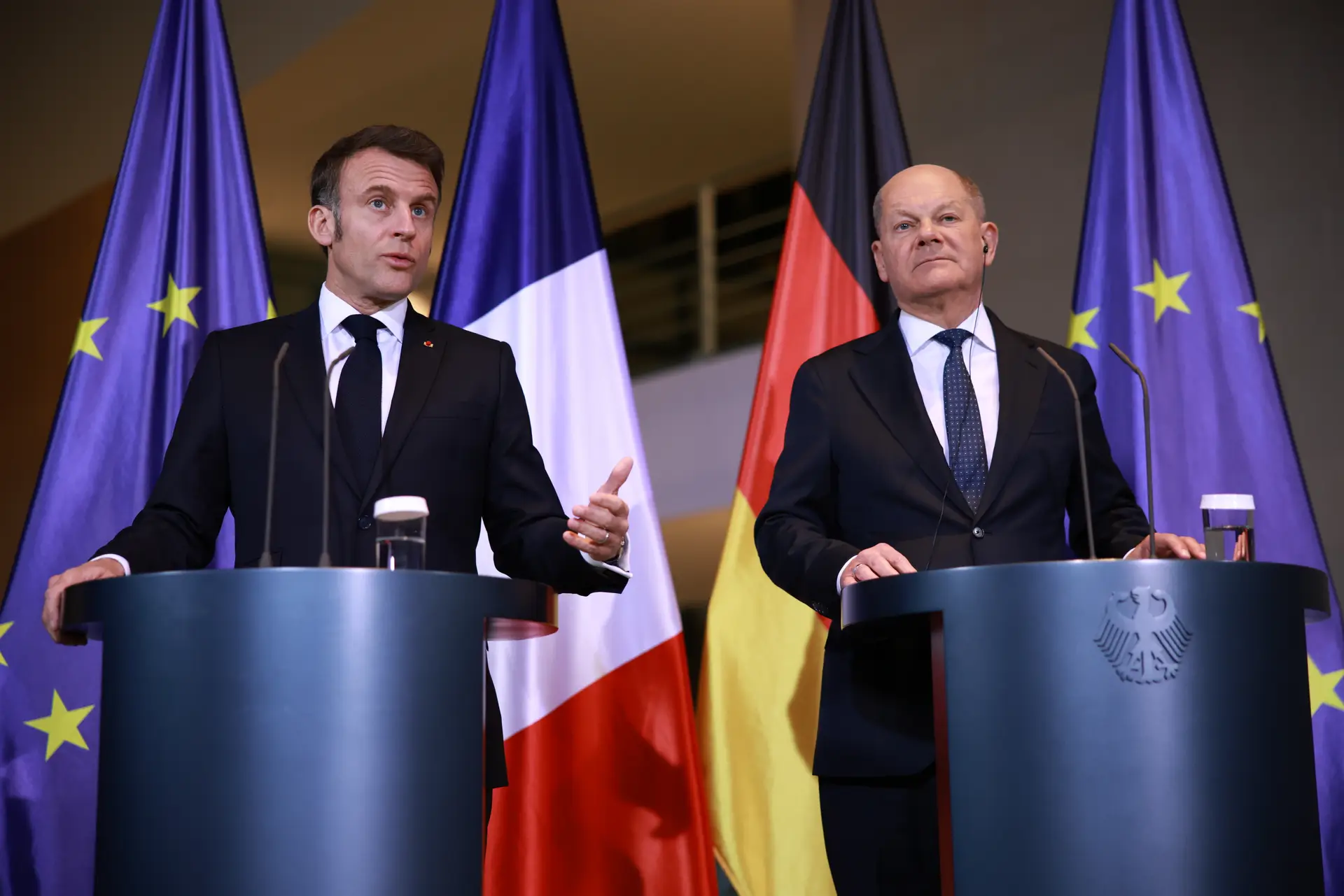 Macron e Scholz consideram acordo "um bom começo" mas dizem que nenhum cessar-fogo pode ser conseguido sem a Ucrânia