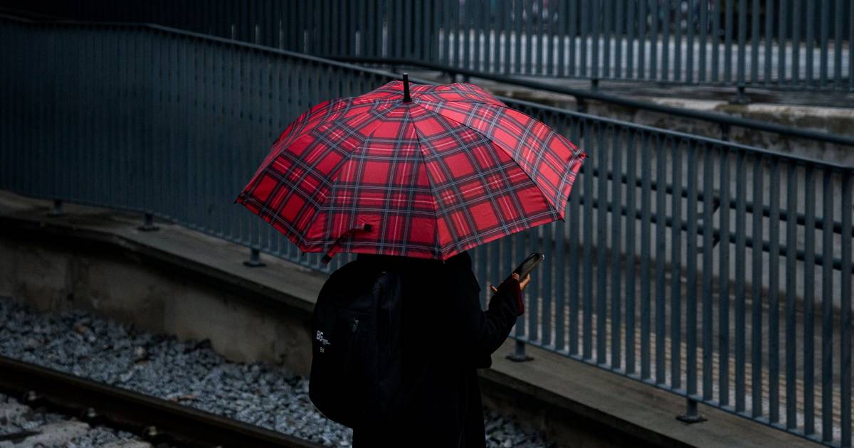 Zaradi slabega vremena je osem okrožij na Portugalskem pod oranžnim alarmom
