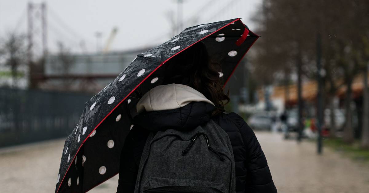Semana com chuva e aguaceiros interrompidos na véspera de Natal por céu pouco nublado