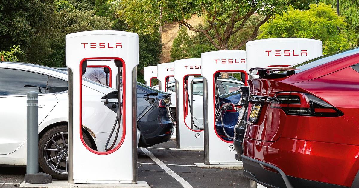 Tesla perde em Bolsa contra rival chinesa