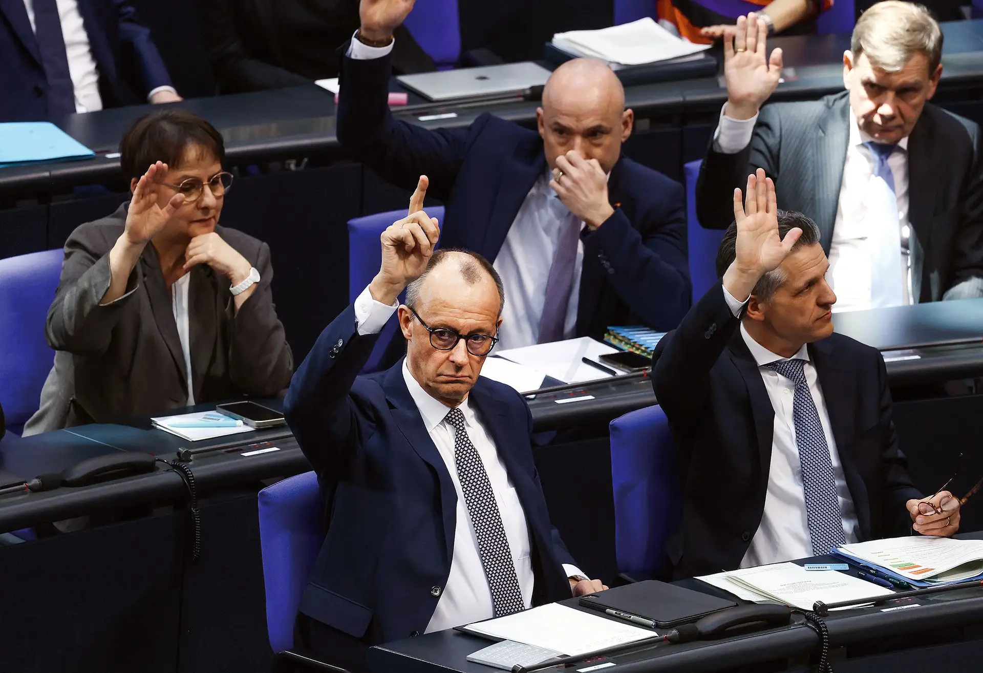 Alemanha destrava limites da dívida pública para reforçar investimento em defesa