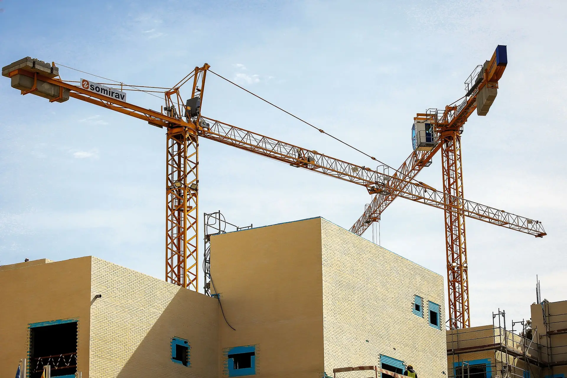 Se a crise política se prolongar, poderemos ver mais obras paradas