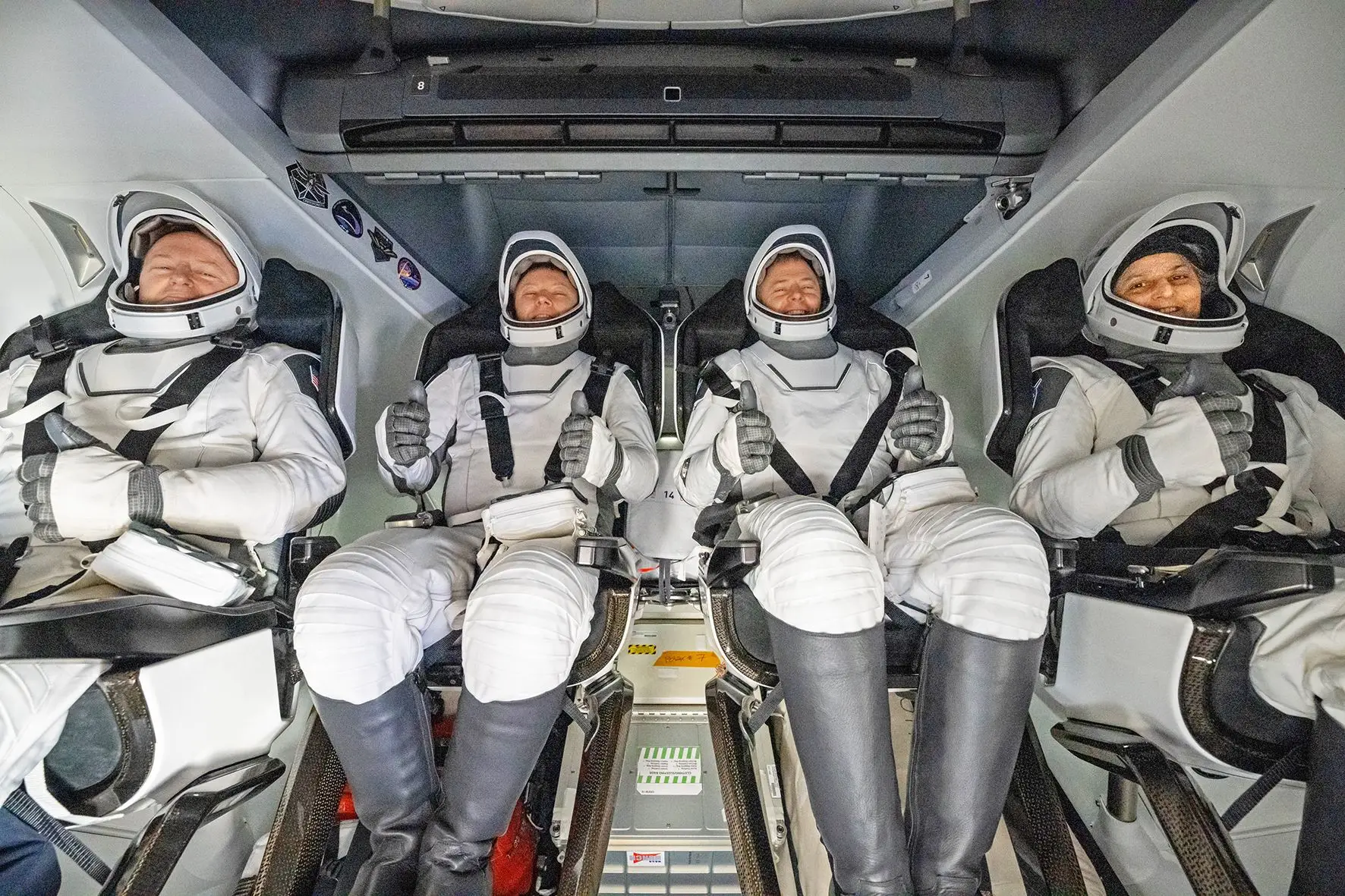 Sunita Williams e Barry Wilmore regressam à Terra nove meses depois
