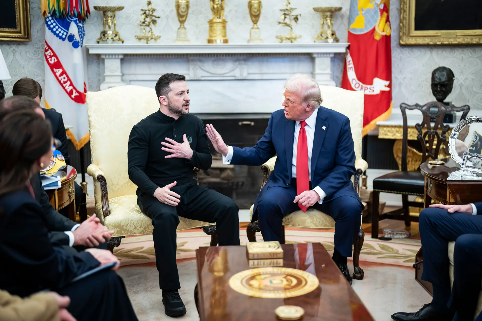 Encontro de Zelensky e Trump na Sala Oval, há cerca de um mês