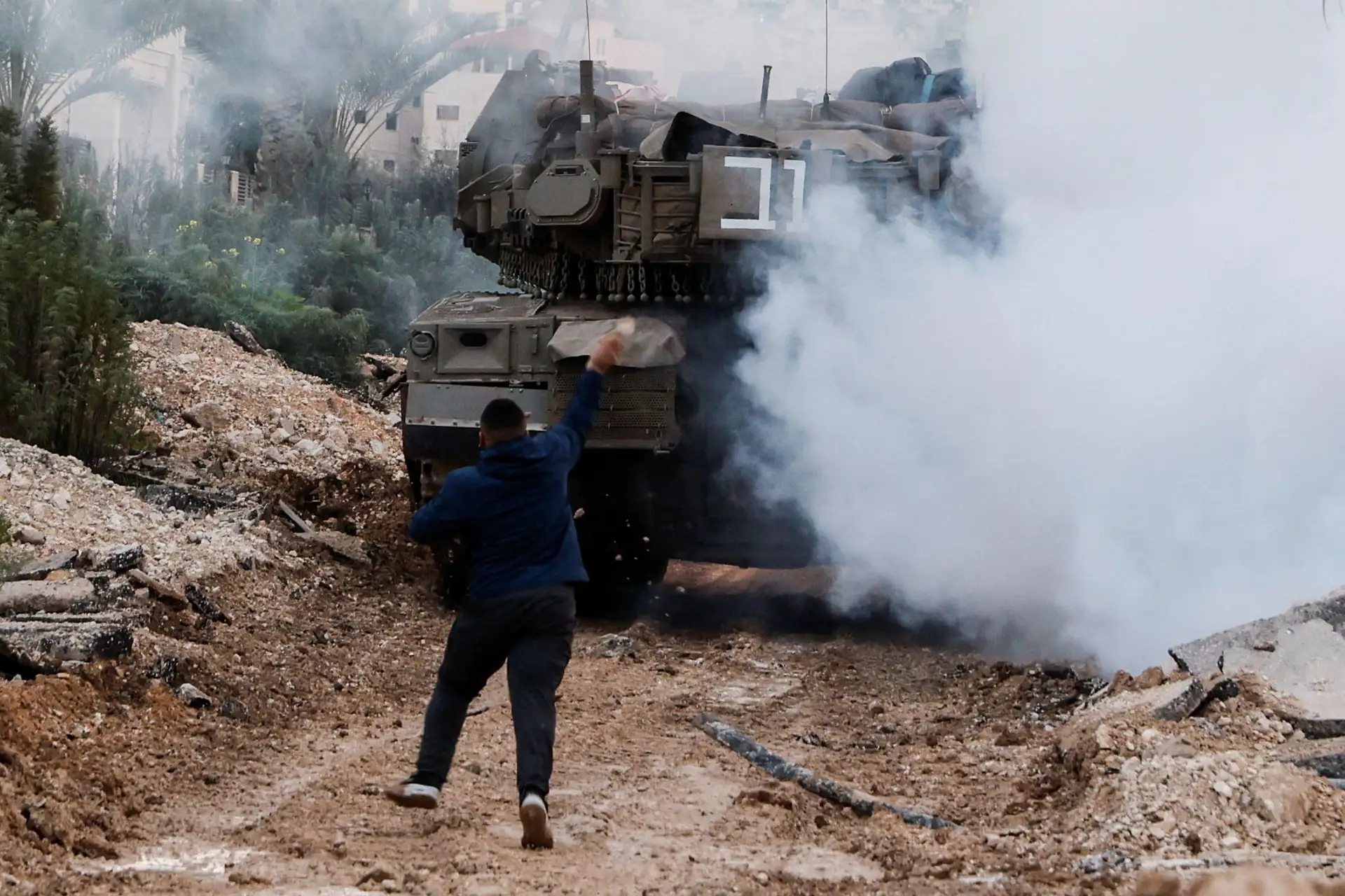 Como na primeira Intifada, na década de 1980, a resistência à operação militar israelita em Jenin também se faz com pedras