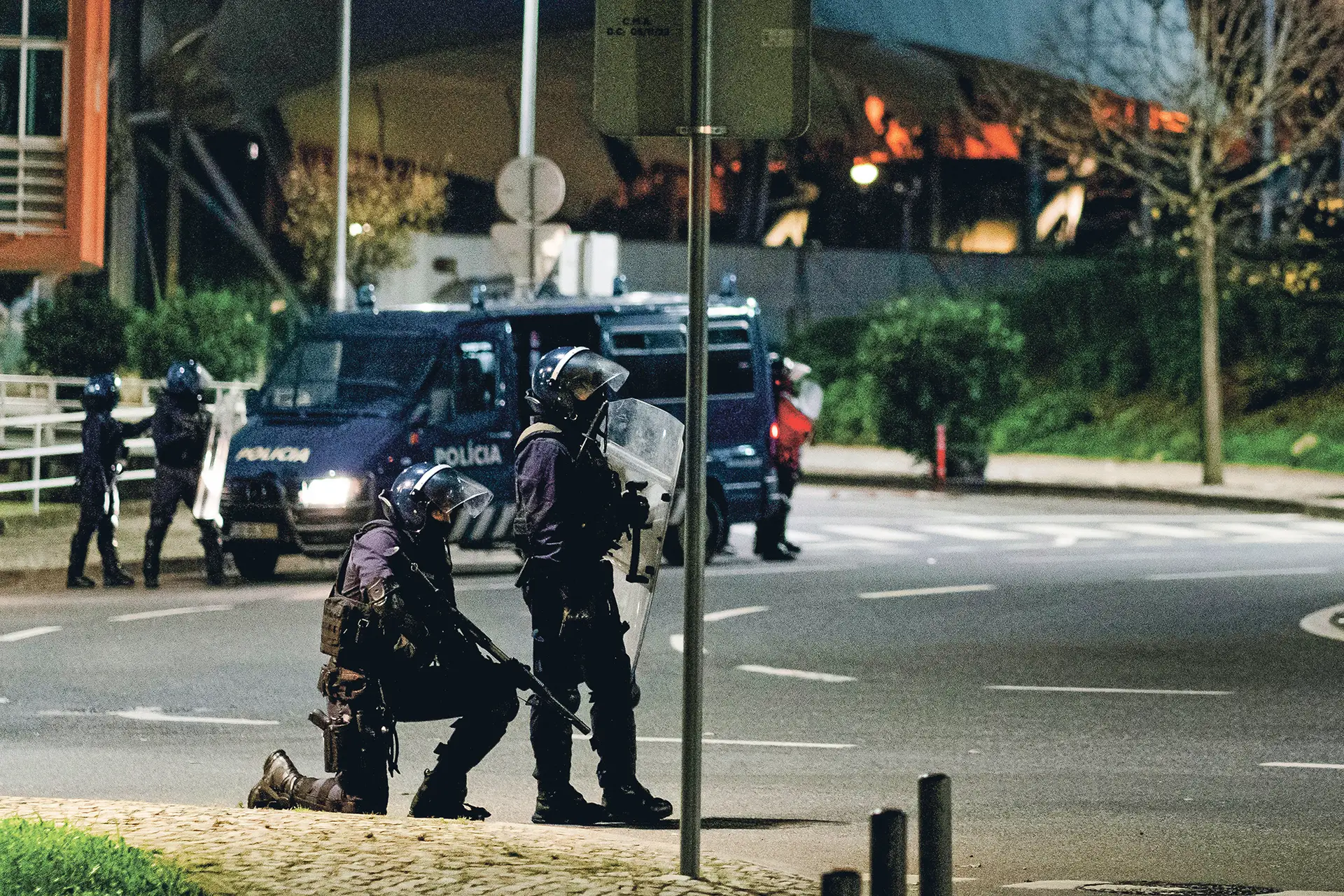 A criminalidade violenta subiu, mas a criminalidade geral desceu em 2024. Não houve, por isso, um “crescimento descontrolado do crime”, como defendem os partidos mais à direita