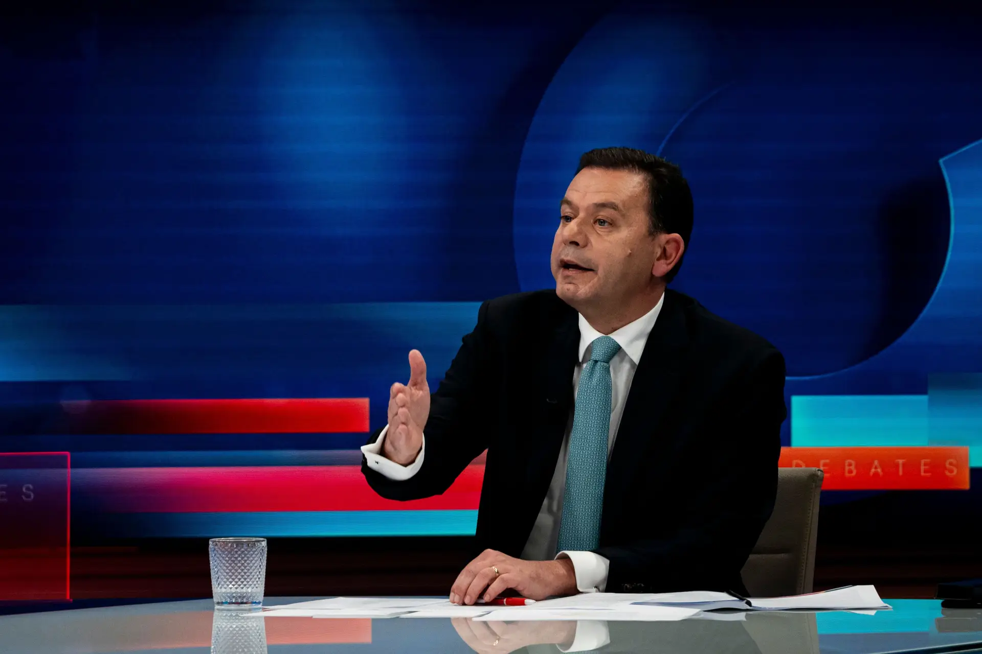 Debates. Oposição ataca “medo” de Montenegro