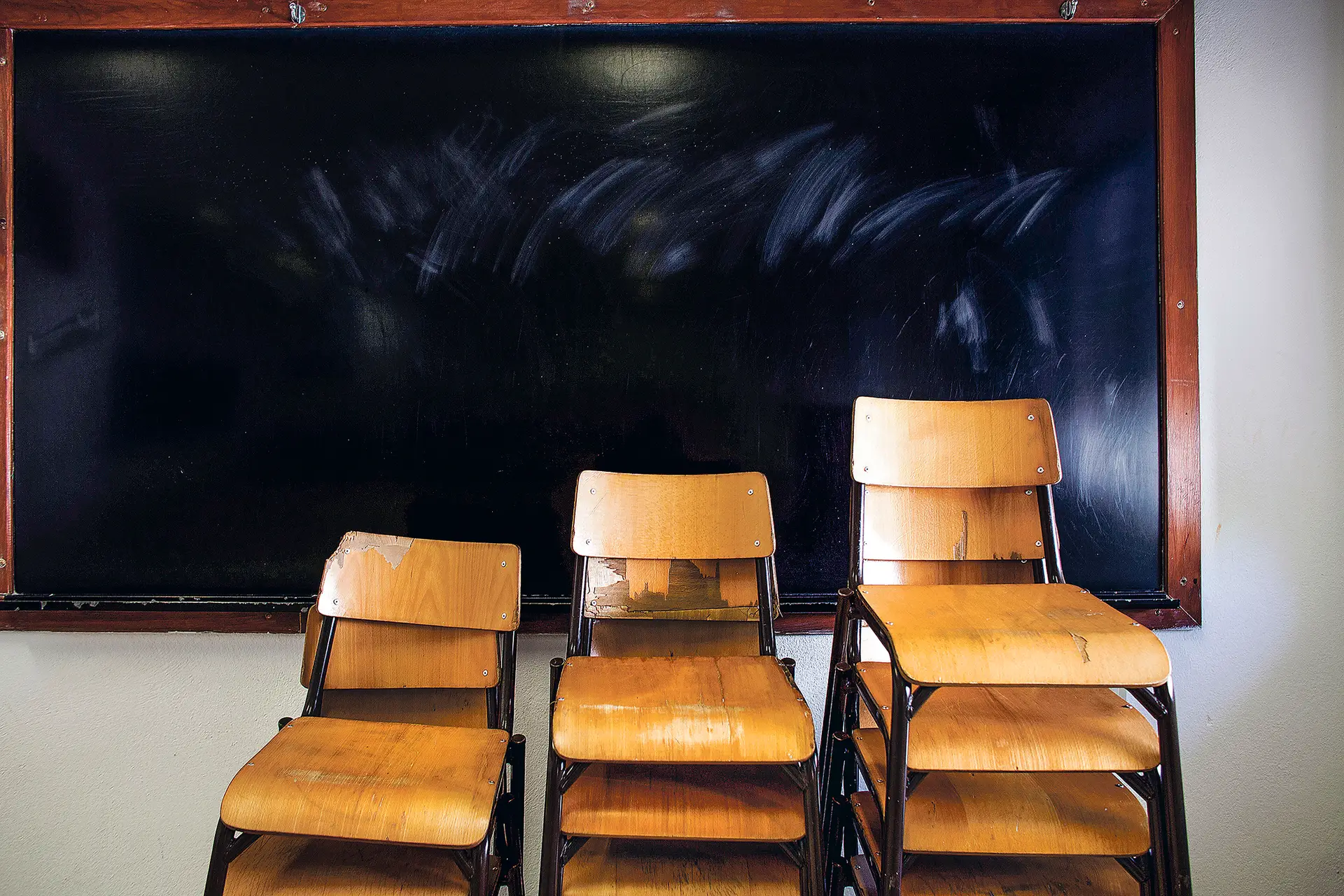 A lei determina que, por regra, não deve haver escolas com menos de 20 alunos