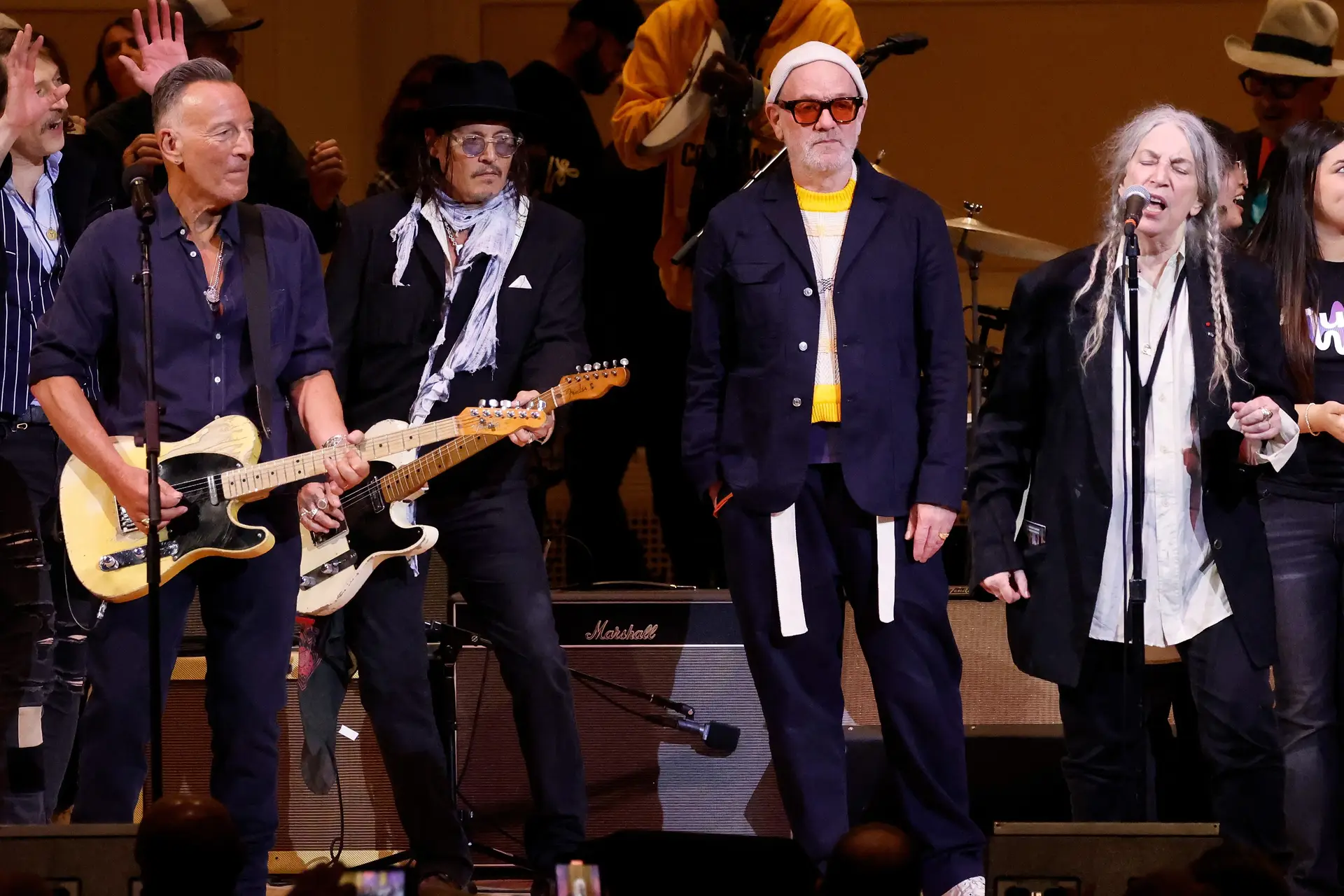 Os vídeos da enorme homenagem a Patti Smith em Nova Iorque: com Bruce Springsteen, Michael Stipe, Johnny Depp e muito mais