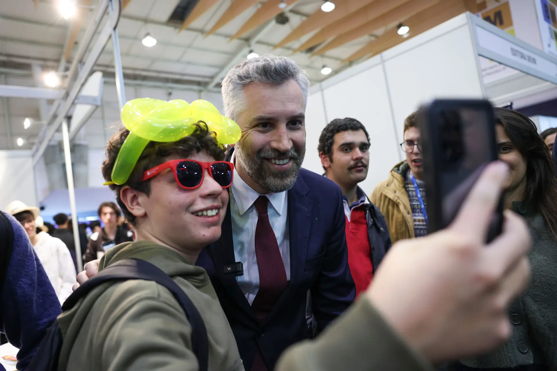 Luís Montenegro é “assombrado pelas dúvidas”: Pedro Nuno comenta envolvimento do antigo escritório do PM em obra pública sob investigação
