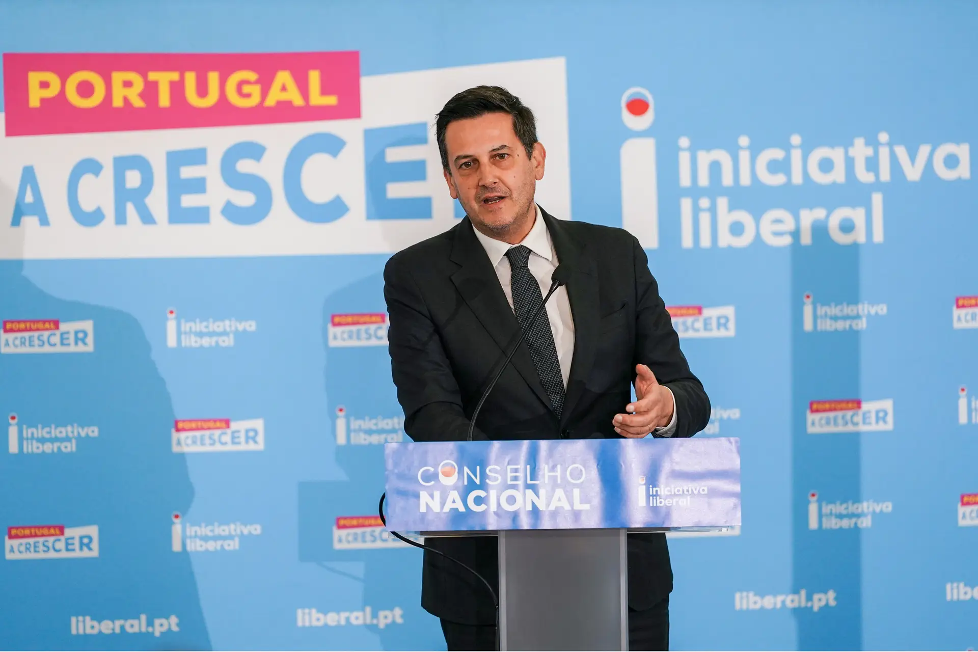 "Não é pela IL que haverá instabilidade", assegura Rocha, apelando ao voto dos eleitores "zangados"