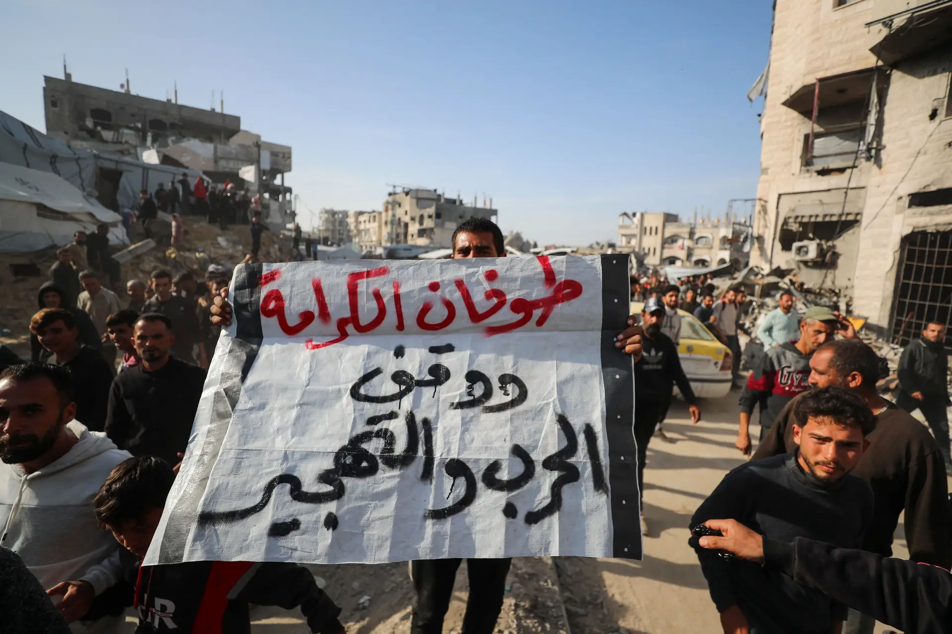 “A inundação da fome” (a vermelho) como resultado da “Inundação de Al-Aqsa”, como o Hamas batizou o 7 de outubro